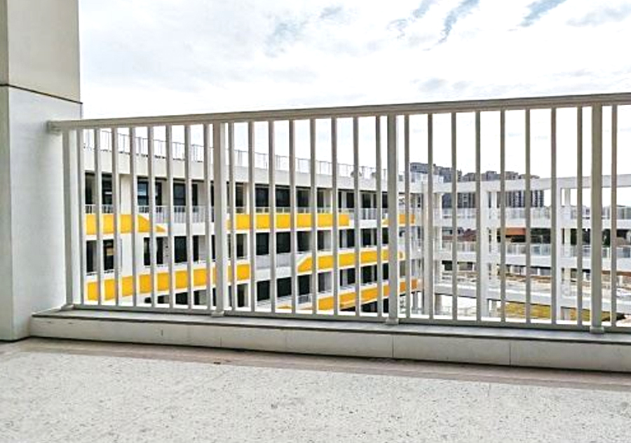 Outdoor Aluminum White Fence Railing