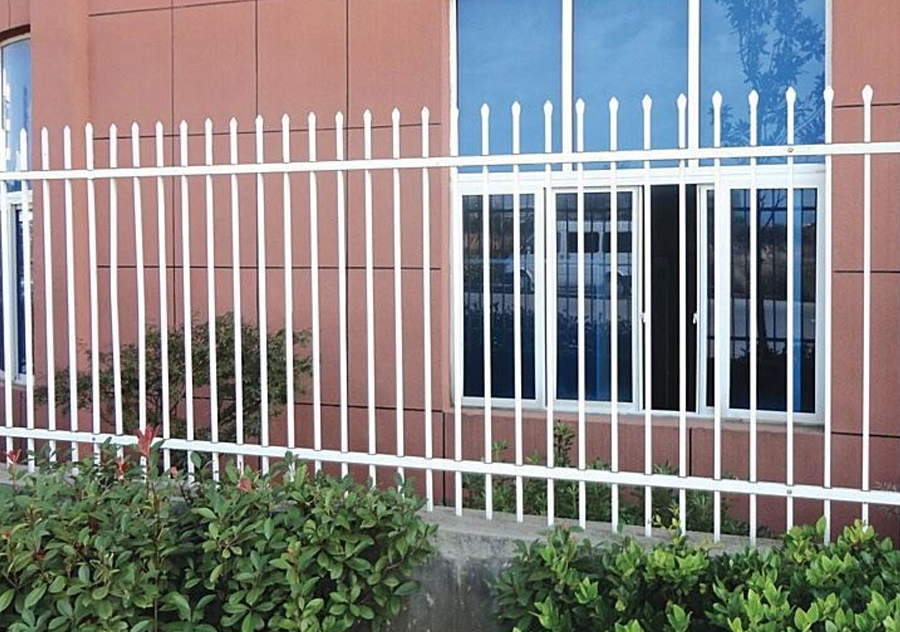Modern Aluminum Security Picket Fence with White Powder Coating