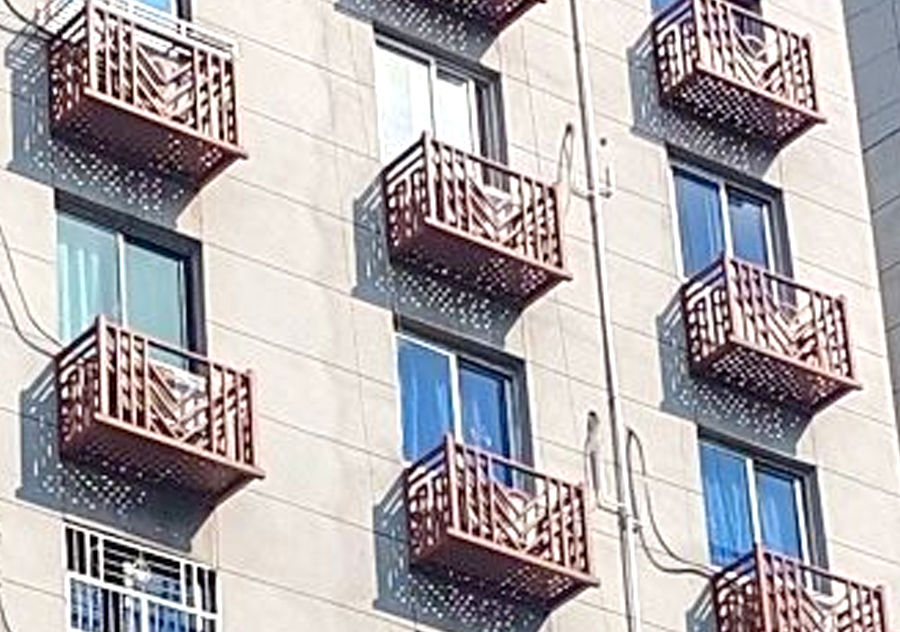 Three-Panel Aluminum Outdoor AC Unit Protective Enclosure