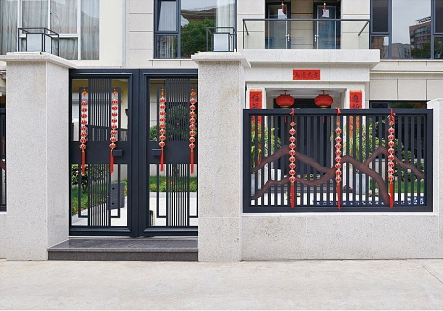 Vertical Bar Aluminum Courtyard Gate