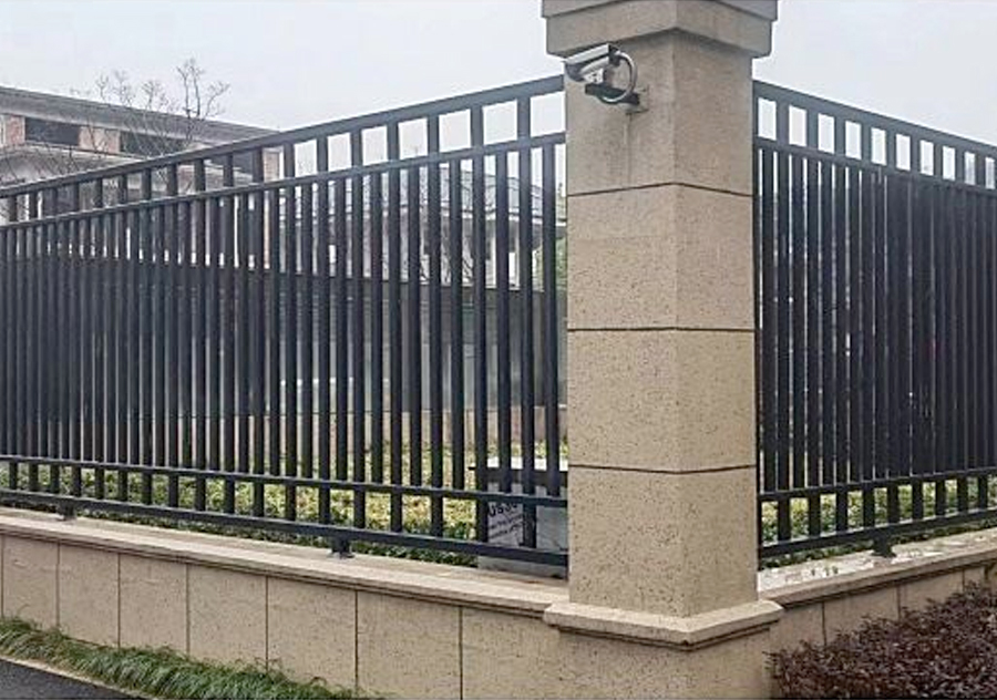Classic Industrial Design Garden Aluminum Picket Fence