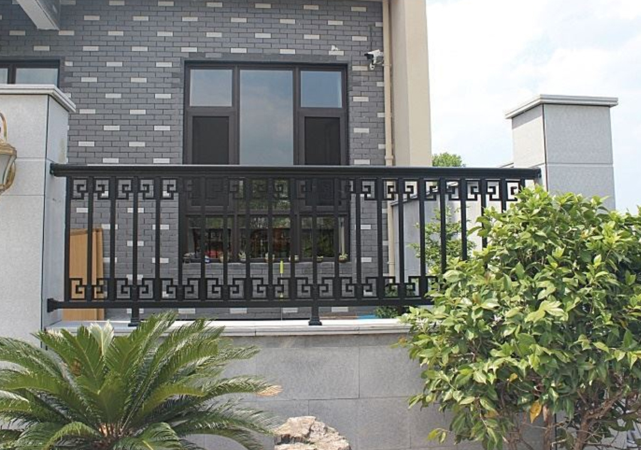 Antique meander pattern Courtyard fence